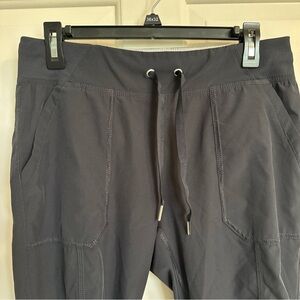Calvin Klein Performance Charcoal Capris, Size S